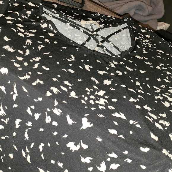 Dress - Picture 3 of 3